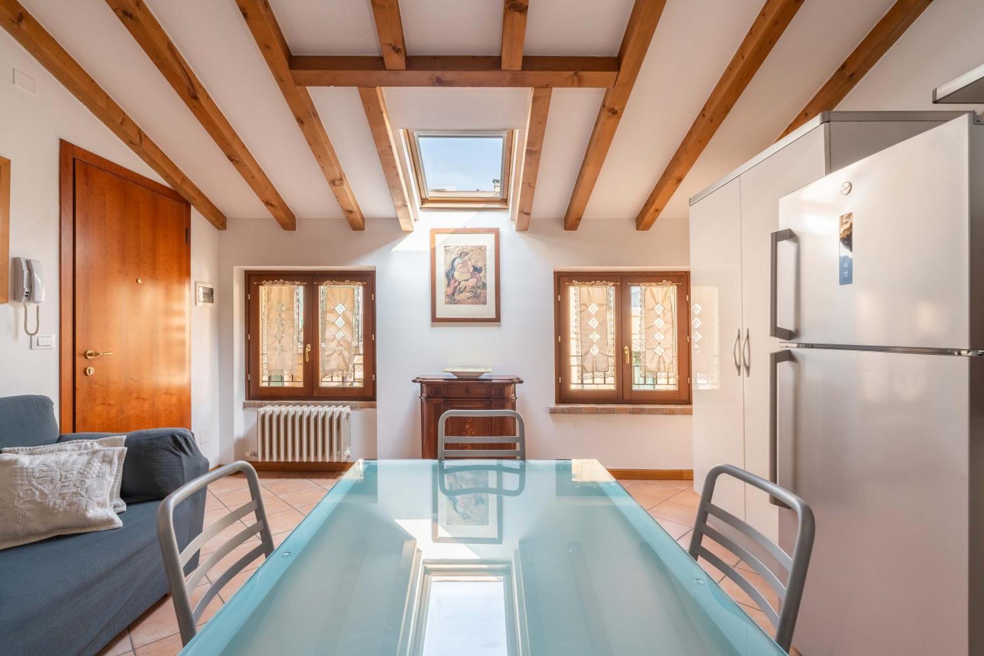Veronetta Mini Attic Verona Exterior foto
